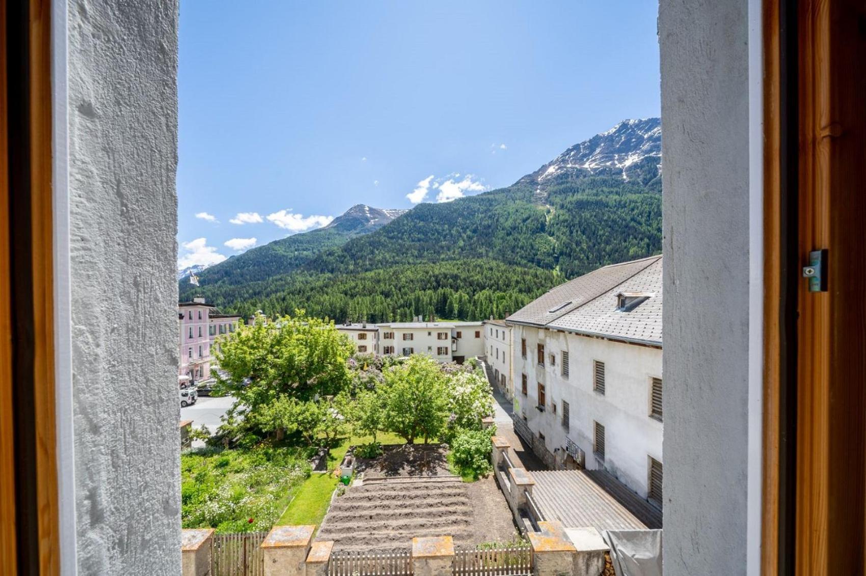 Chasa Plazza Gronda Apartment Lavin Exterior photo