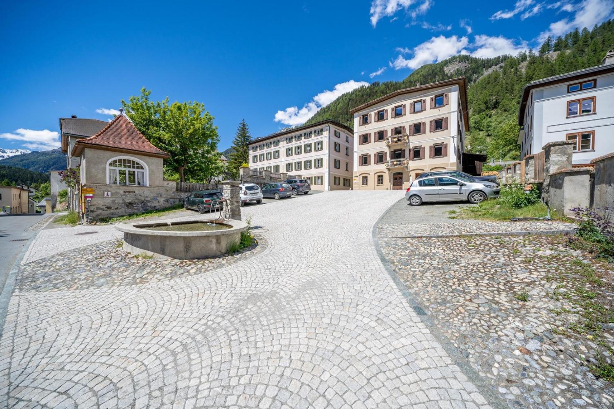 Chasa Plazza Gronda Apartment Lavin Exterior photo