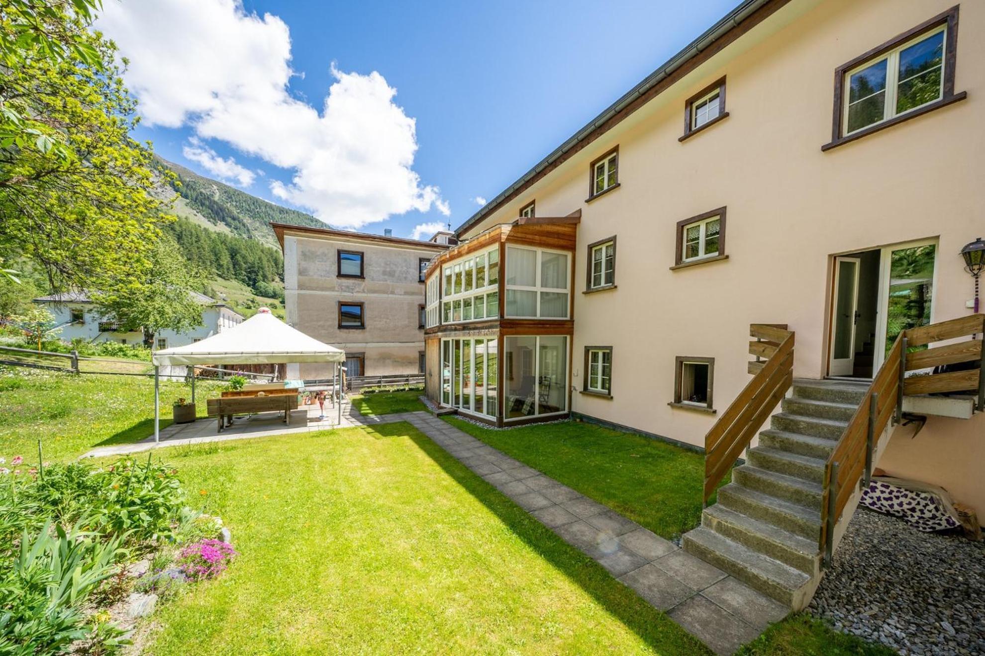 Chasa Plazza Gronda Apartment Lavin Exterior photo